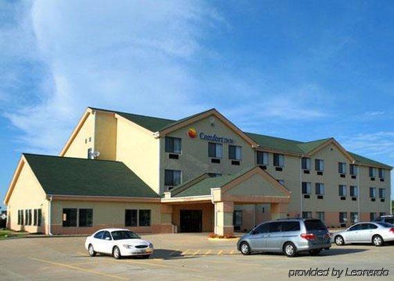 Quality Inn & Suites Bethany Exterior photo